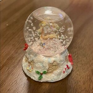 Russ Berrie and Co Snow Globe